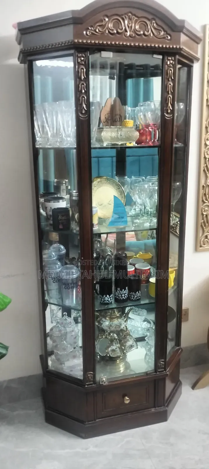 MDF Corner Showcase