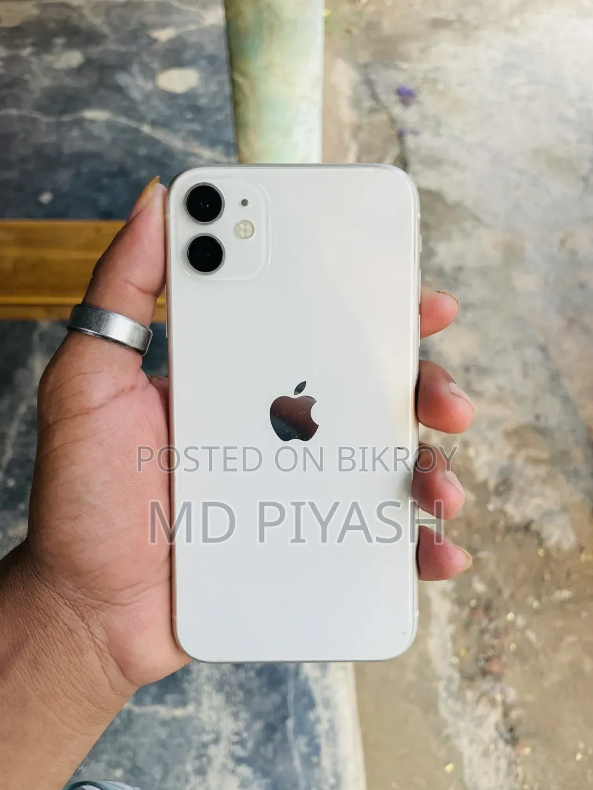 New Apple iPhone 11 64 GB White