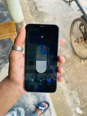 New Apple iPhone 11 64 GB White
