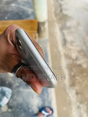 New Apple iPhone 11 64 GB White