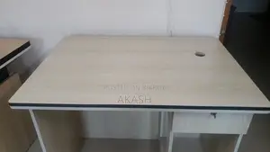 ডেস্কটপ কম্পিউটার টেবিল