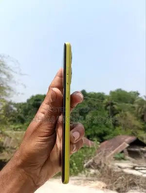 Motorola Moto G85 128 GB Yellow