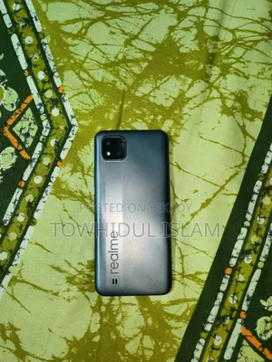 Realme 32 GB Silver