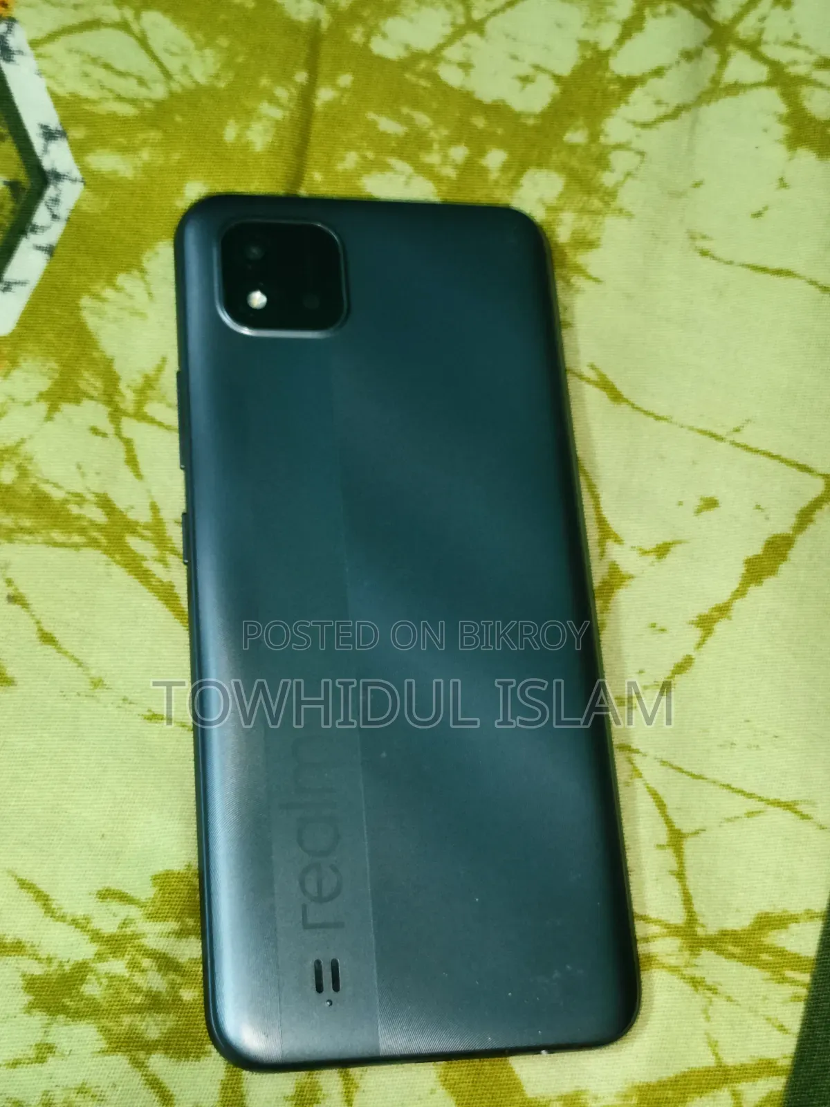 Realme 32 GB Silver