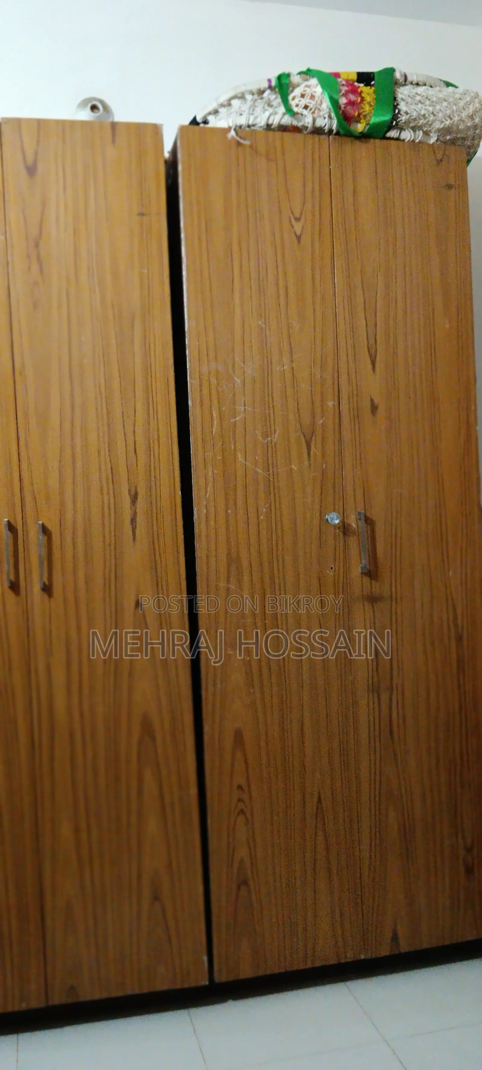 বোর্ডের (শক্ত কাঠের মতো মজবুত বোর্ড)আলমারি