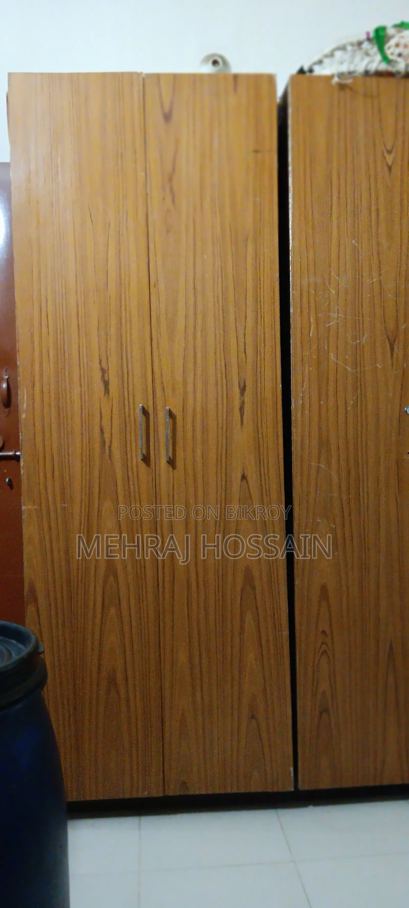 বোর্ডের (শক্ত কাঠের মতো মজবুত বোর্ড)আলমারি
