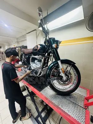 Royal Enfield Classic 350 2024 Green
