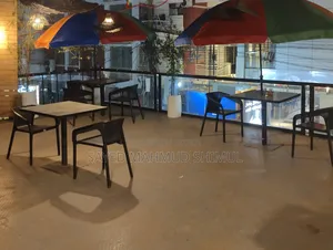 Modern Restaurant Table Chair Set for Sale
