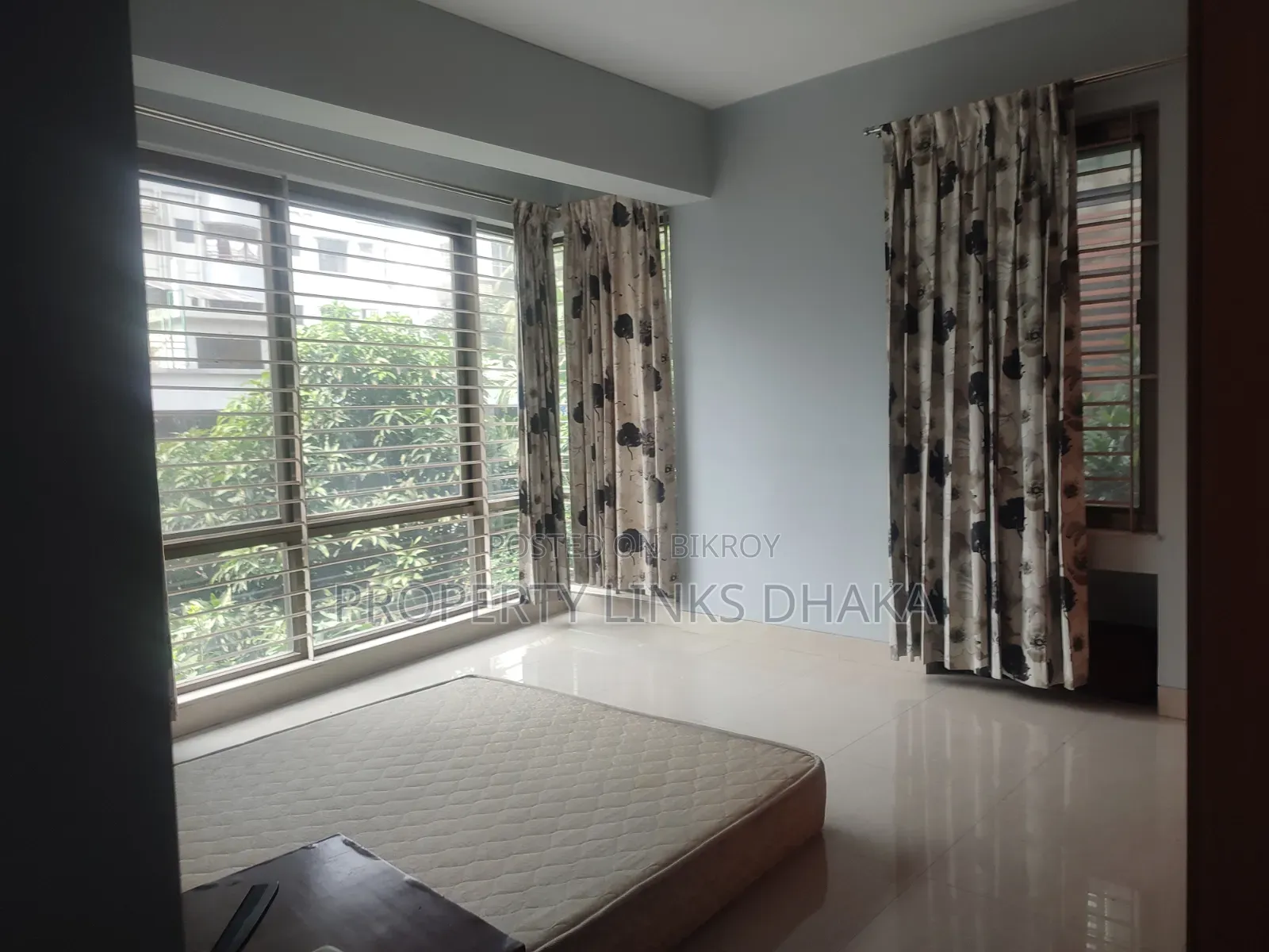 গুলশানের প্রপার্টি লিংকস ঢাকায় ভাড়ার জন্য ফার্নিশড ৪ বেডরুমের অ্যাপার্টমেন্ট