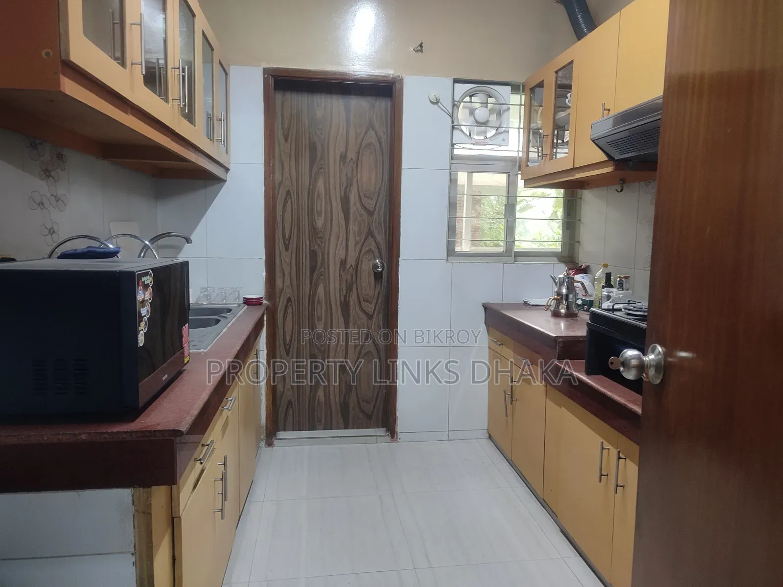 গুলশানের প্রপার্টি লিংকস ঢাকায় ভাড়ার জন্য ফার্নিশড ৪ বেডরুমের অ্যাপার্টমেন্ট