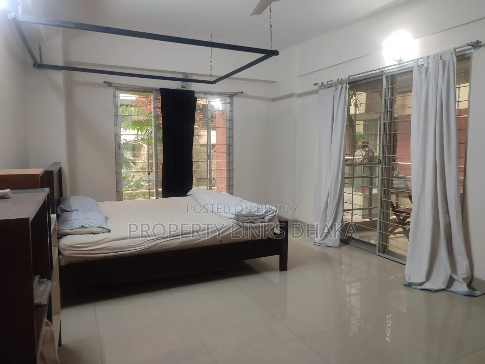 গুলশানের প্রপার্টি লিংকস ঢাকায় ভাড়ার জন্য ফার্নিশড ৪ বেডরুমের অ্যাপার্টমেন্ট