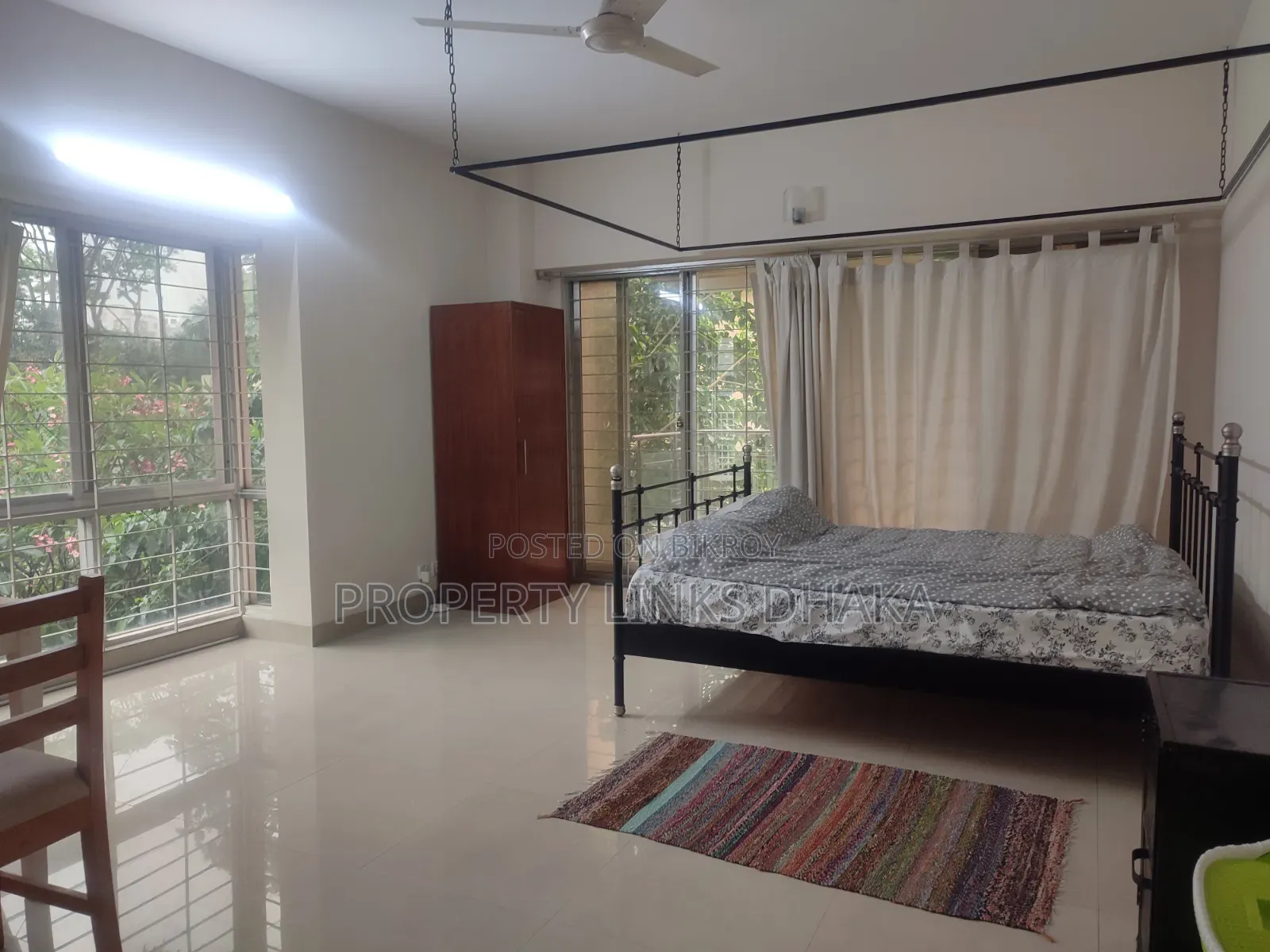 গুলশানের প্রপার্টি লিংকস ঢাকায় ভাড়ার জন্য ফার্নিশড ৪ বেডরুমের অ্যাপার্টমেন্ট