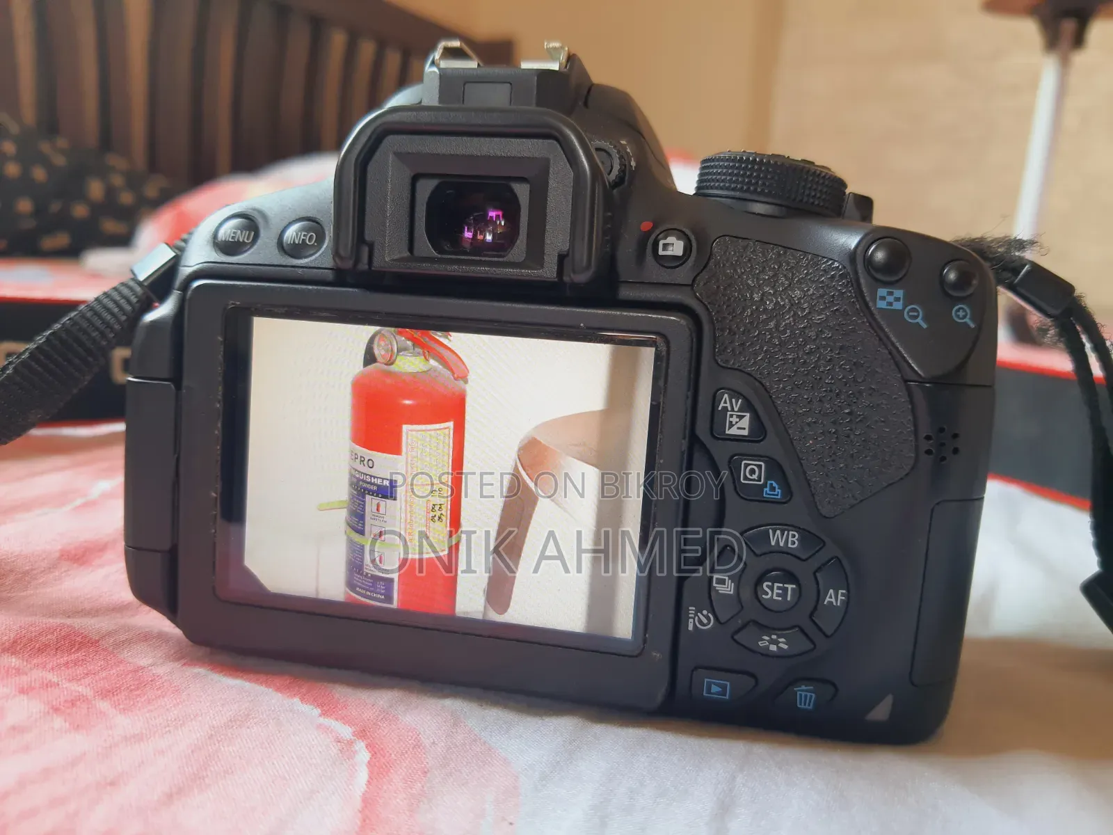 Canon 700d Touchscreen Dslr With Lens