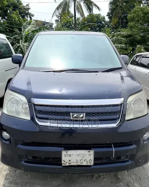 Toyota Noah 2.0 AWD (8 Seater) 2004 Blue