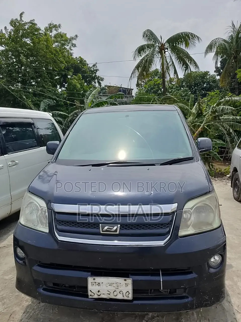 Toyota Noah 2.0 AWD (8 Seater) 2004 Blue