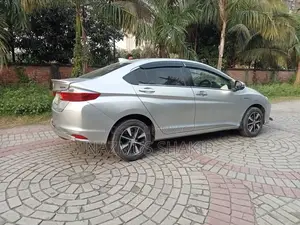 Honda Grace 2017 Silver