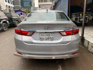 Honda Grace 2017 Silver