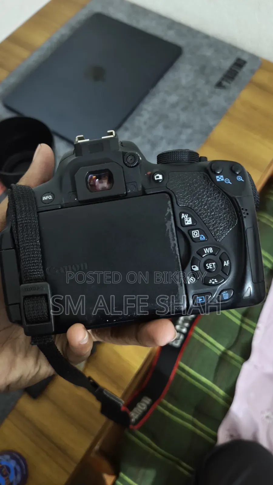 Canon Eos 700d With Canon Lens 75/300