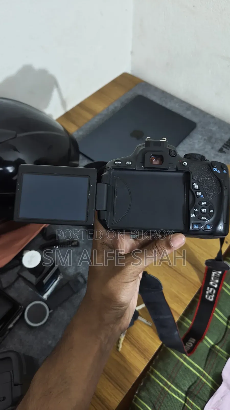 Canon Eos 700d With Canon Lens 75/300