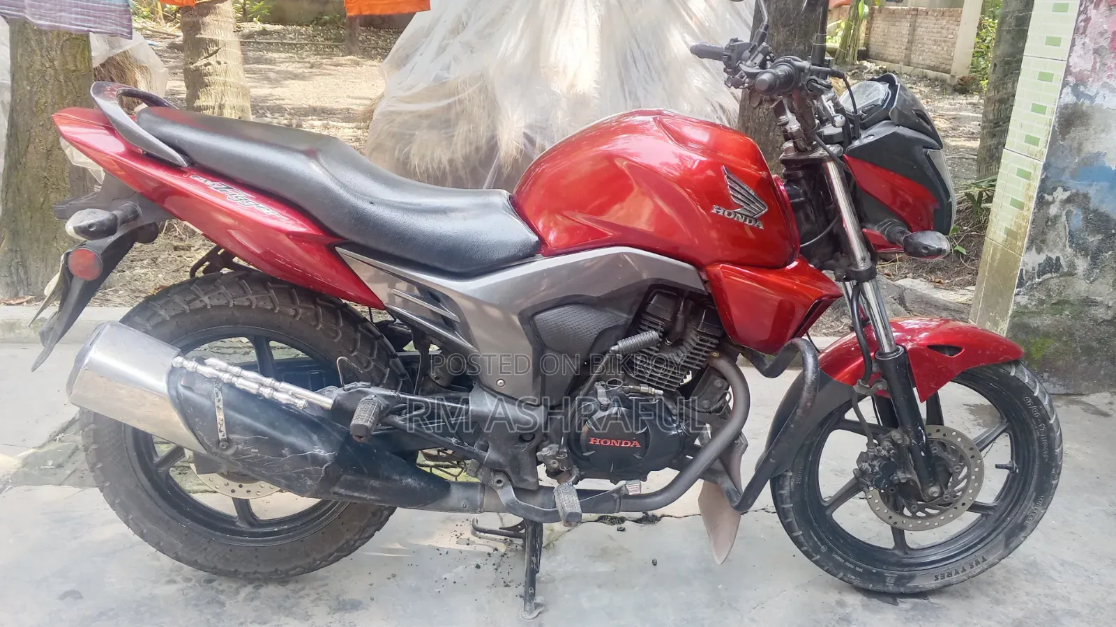Honda CB 2016 Red