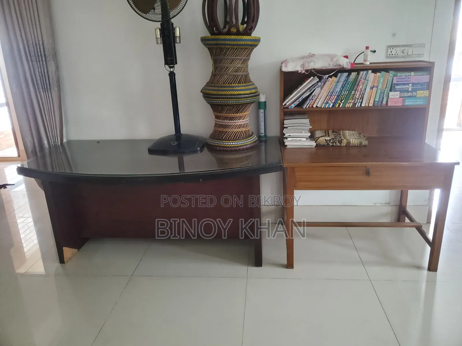 অফিশ টেবিল