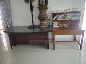 অফিশ টেবিল