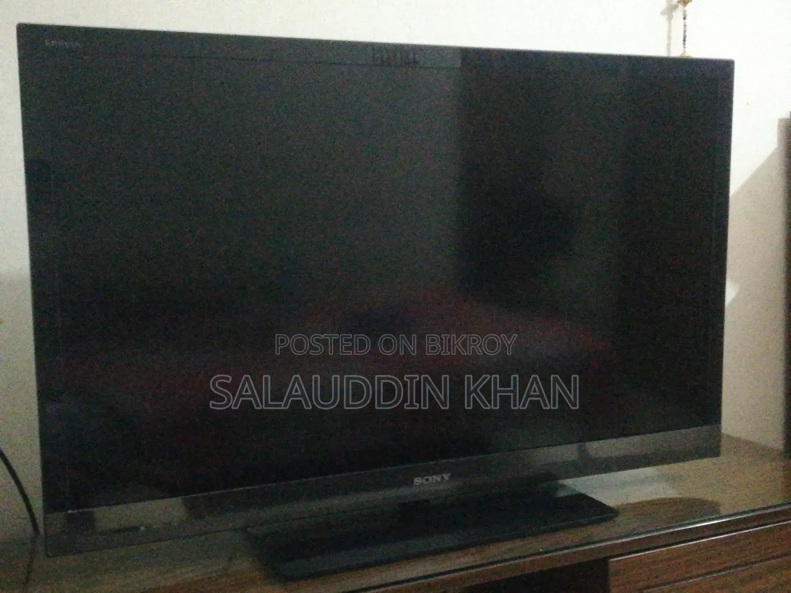 40-inch Unsmart TV with Excellent Sound and Picture Quality