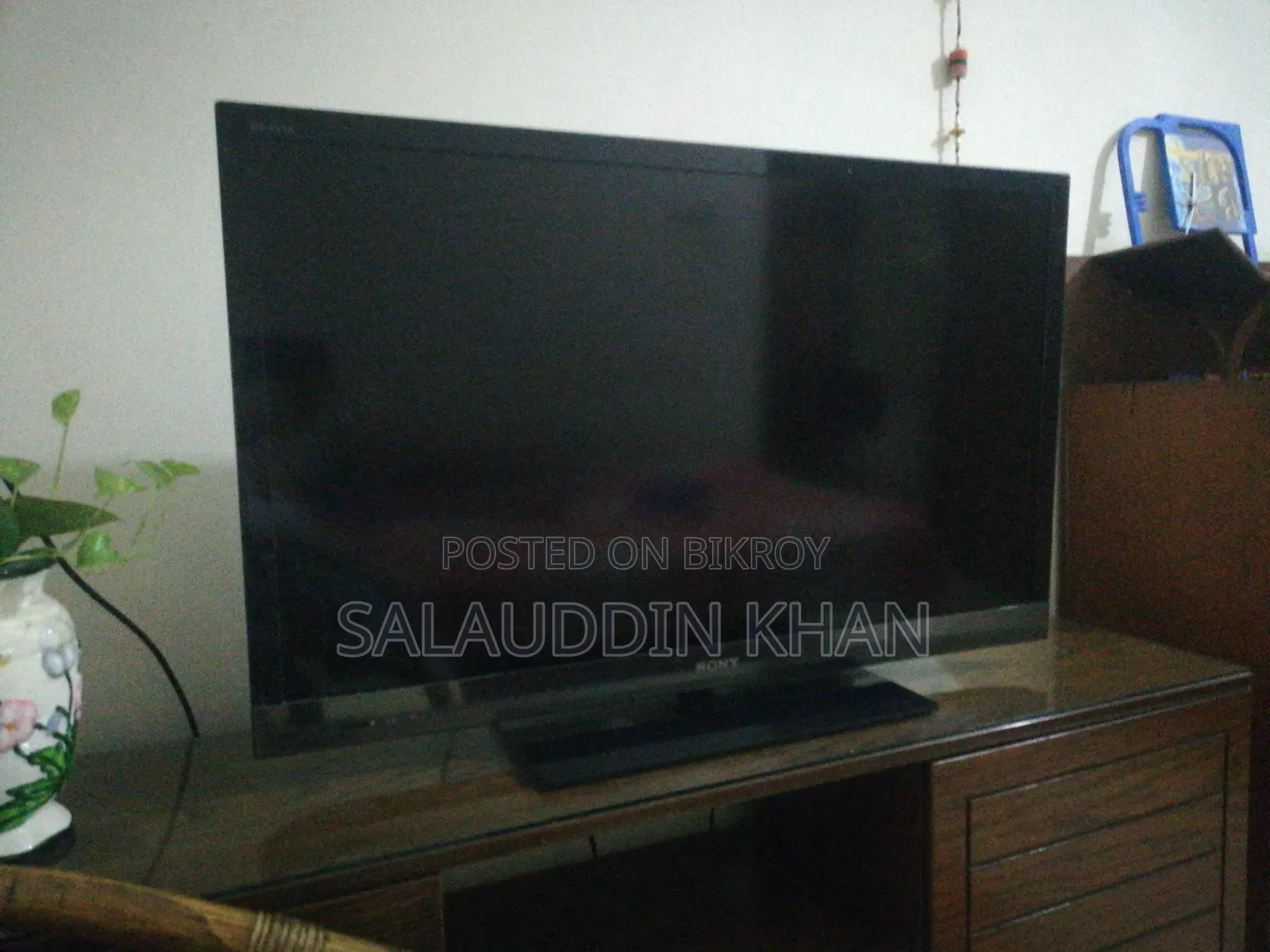 40-inch Unsmart TV with Excellent Sound and Picture Quality