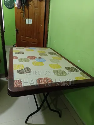 ডাইনিং টেবিল (৬ সিটার)