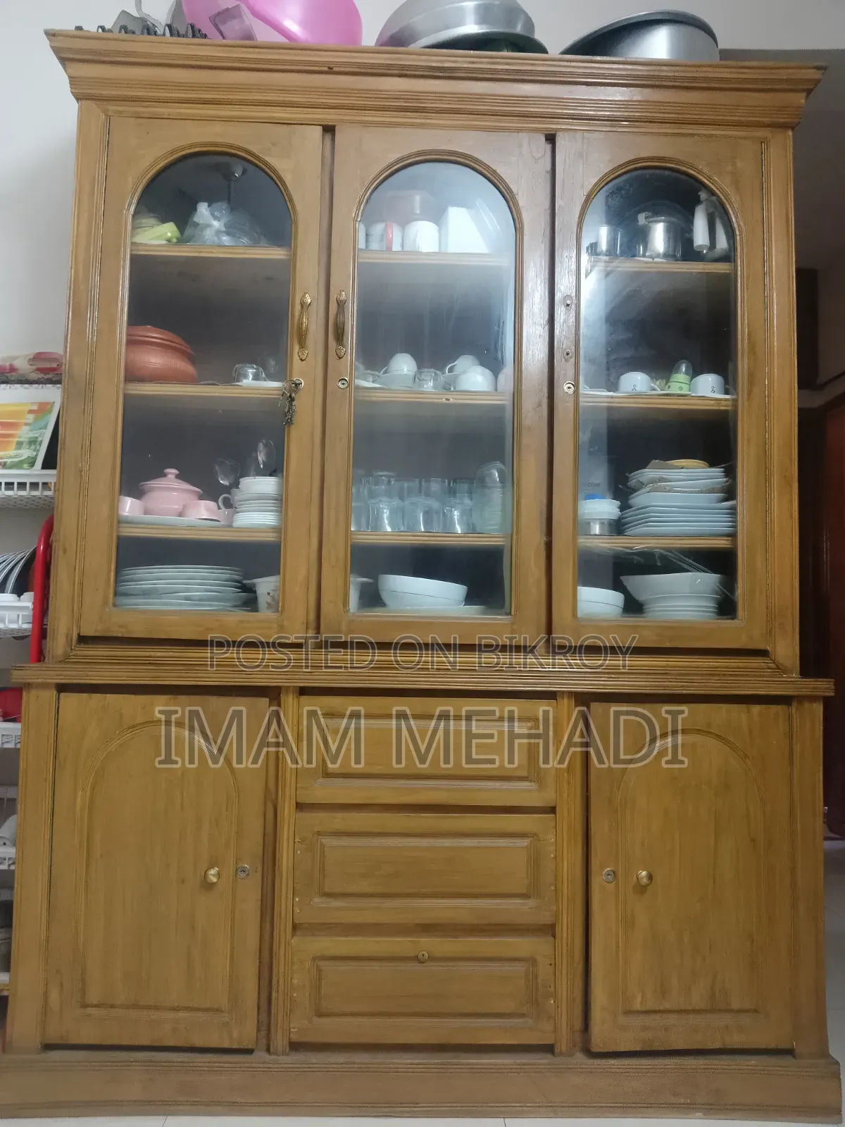 Cabinet in good condition for sale