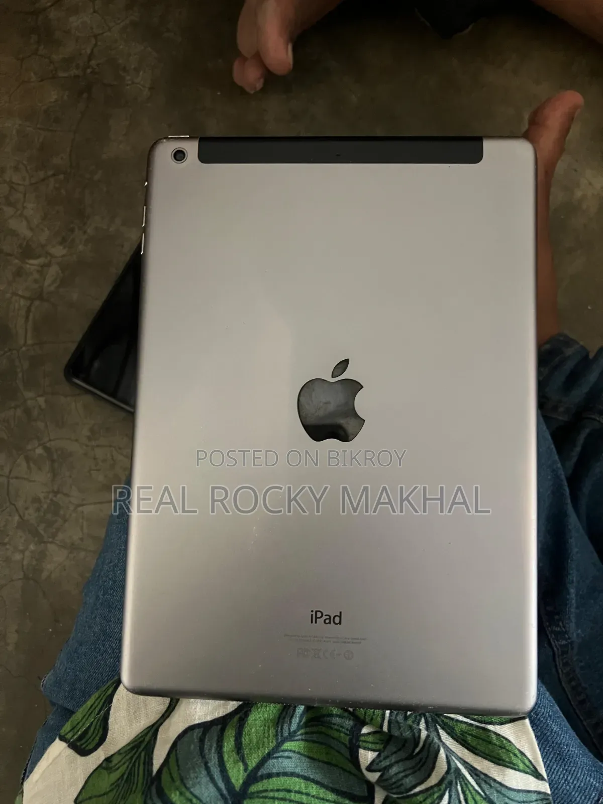Apple iPad Air 16 GB Gray