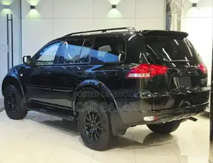 Mitsubishi Pajero Sport 2012 Black