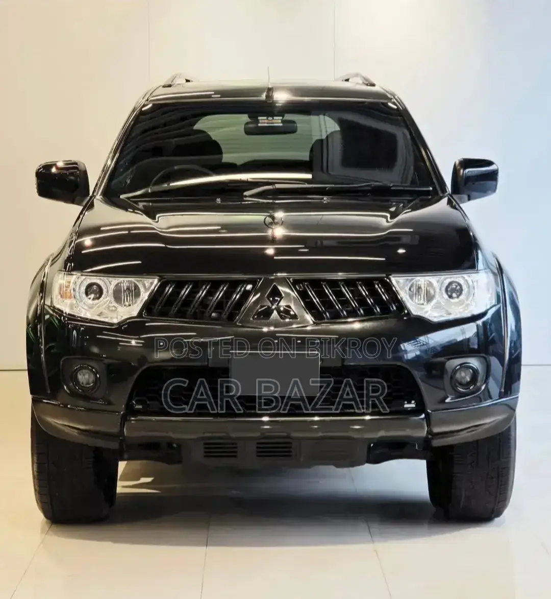 Mitsubishi Pajero Sport 2012 Black