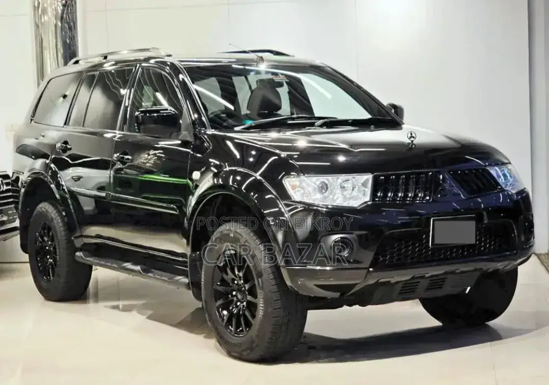 Mitsubishi Pajero Sport 2012 Black