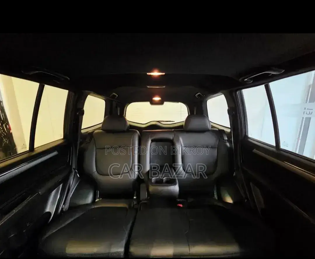Mitsubishi Pajero Sport 2012 Black