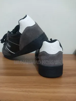 Sneakers for Sale. Size: 43.