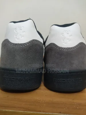 Sneakers for Sale. Size: 43.