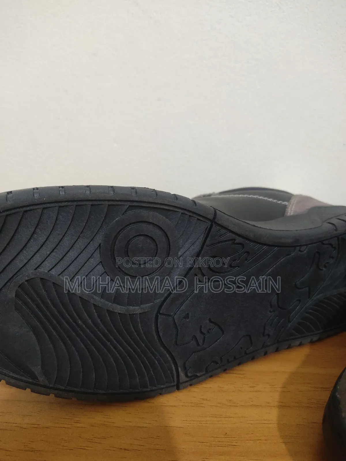 Sneakers for Sale. Size: 43.