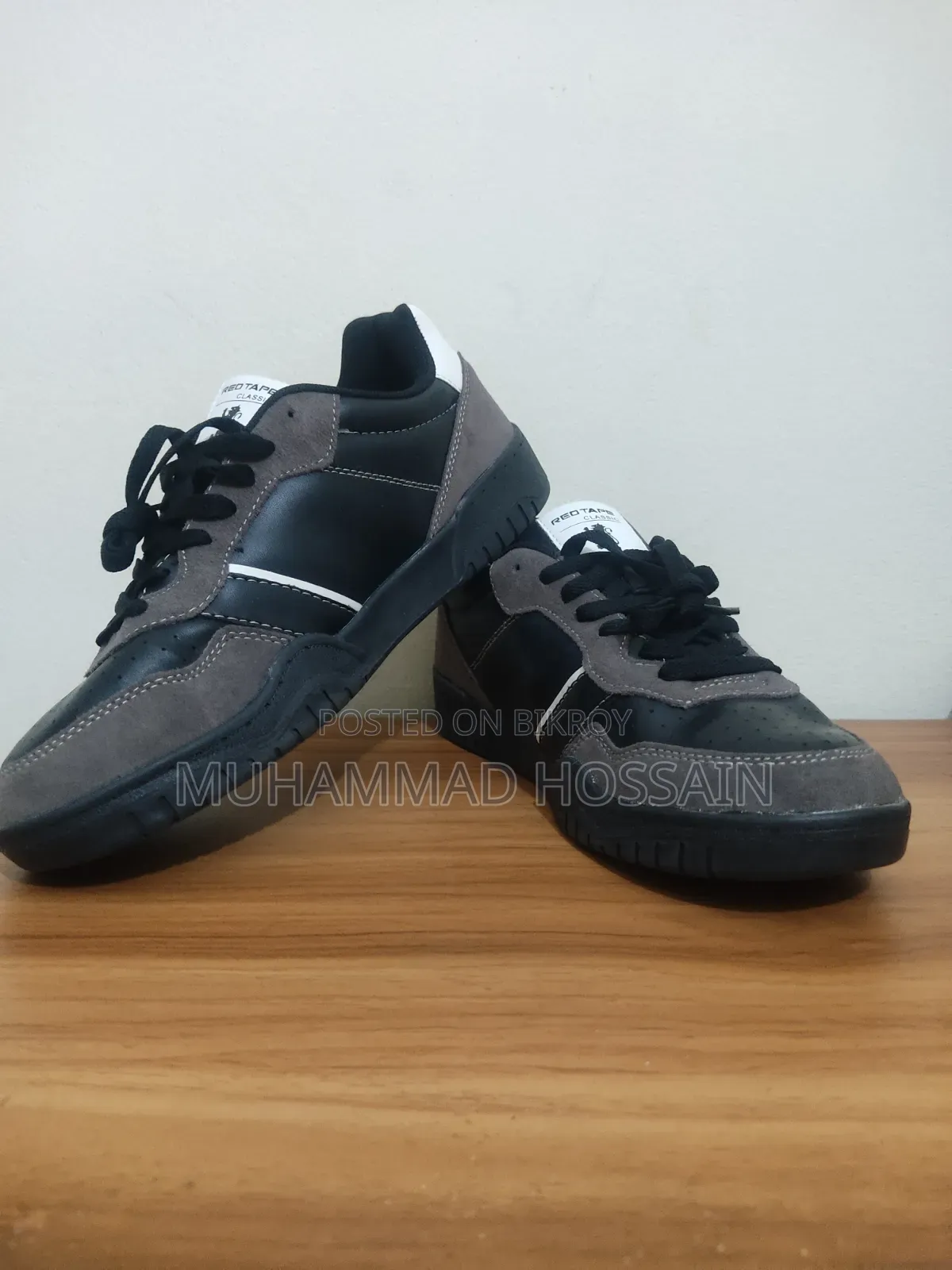 Sneakers for Sale. Size: 43.