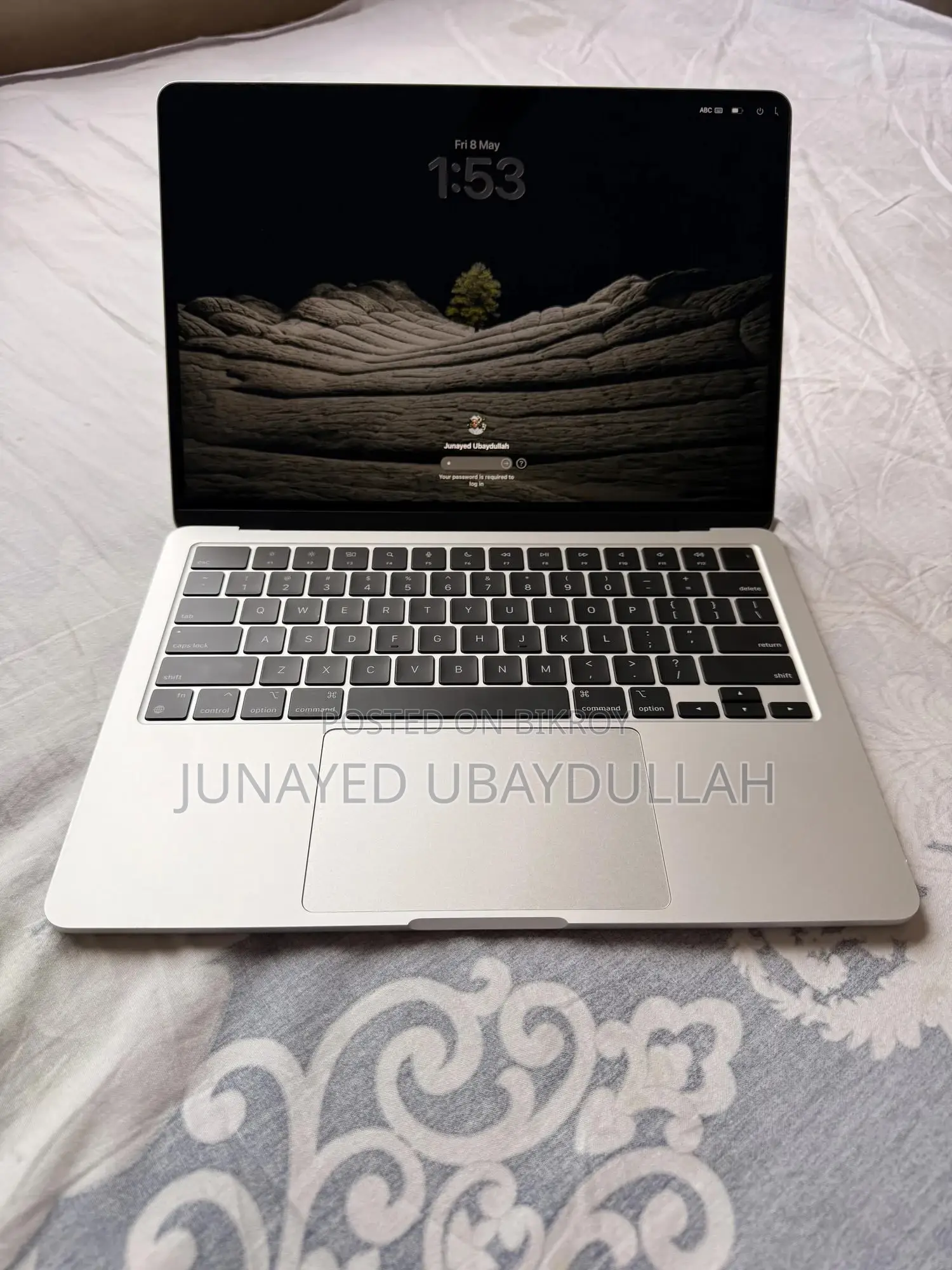 New Laptop Apple MacBook Air 2024 M3 13-Inch 8GB Apple M3 SSD 256GB
