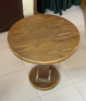 রাউন্ড কাঠের টেবিল বিক্রি হবে