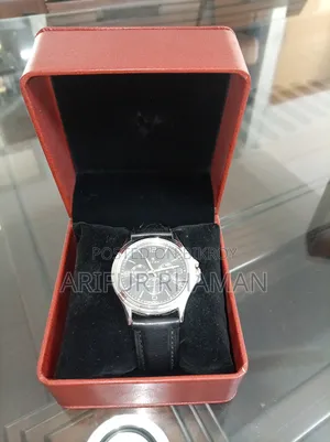 হাত ঘরি। একবার ও ব্যাবহার হয় নি!