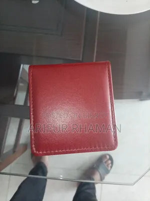 হাত ঘরি। একবার ও ব্যাবহার হয় নি!