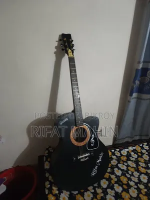 Guitar bought about 3 weeks ago, so it's just like brand new