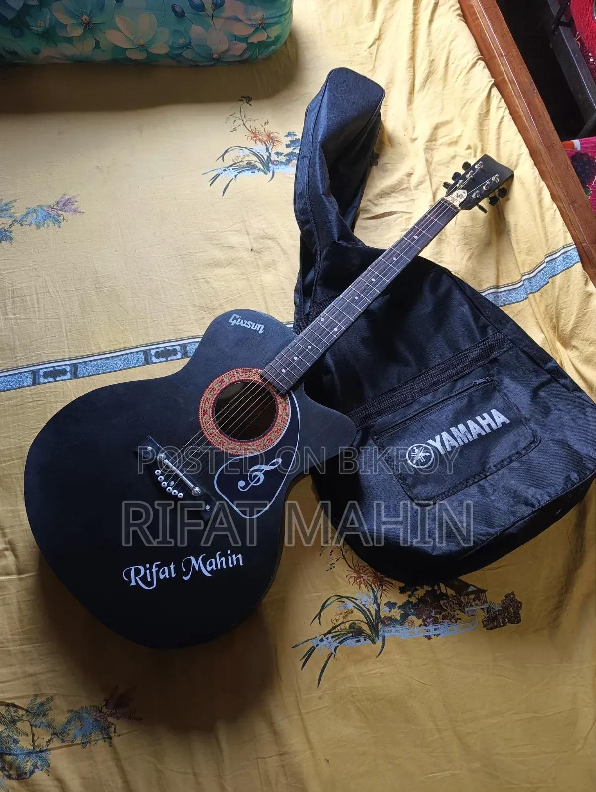 Guitar bought about 3 weeks ago, so it's just like brand new