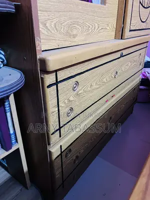 Otobi Almari