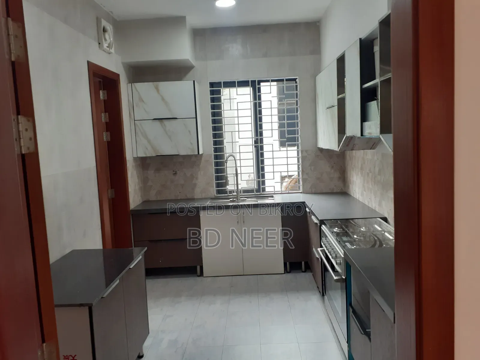 4bdrm Apartment in Gulshan for Rent