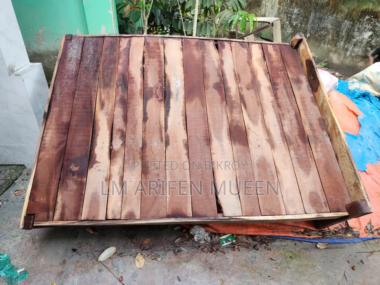 একটি বিছানা বিক্রি করা হবে
