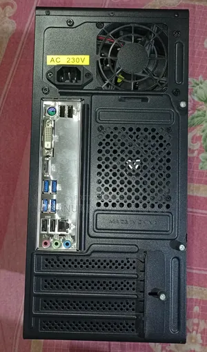 Desktop Computer 8GB AMD Ryzen 5 SSD 256GB