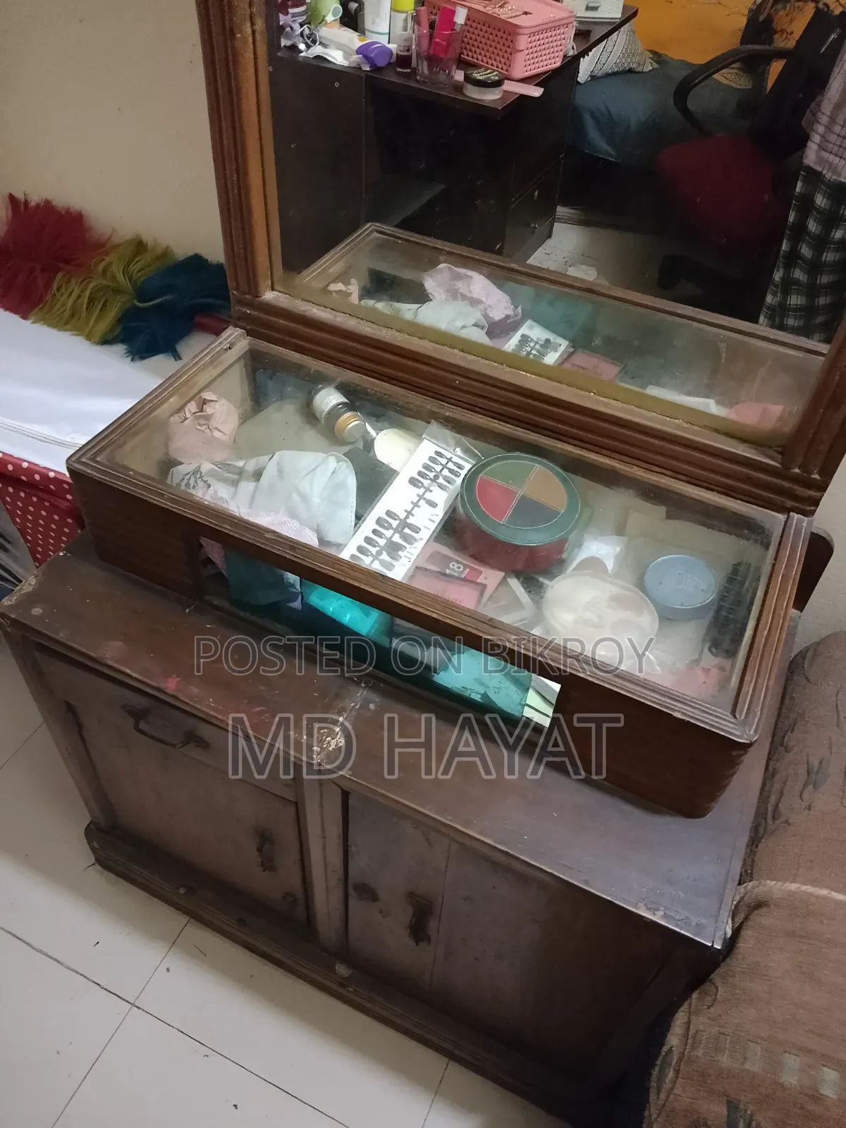 কাঠের Dressing Table বিক্রি হবে
